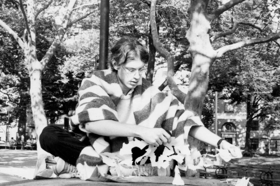 Kris Fleerackers performing object theatre at Washington Square, New York